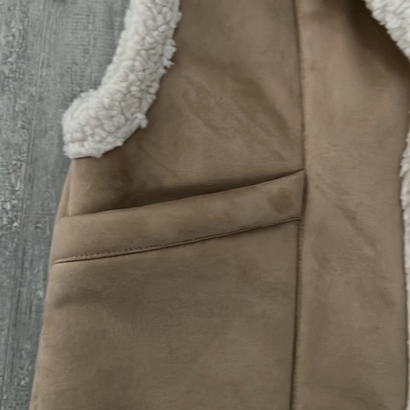Zara Sherpa Vest - Picture 3 of 8